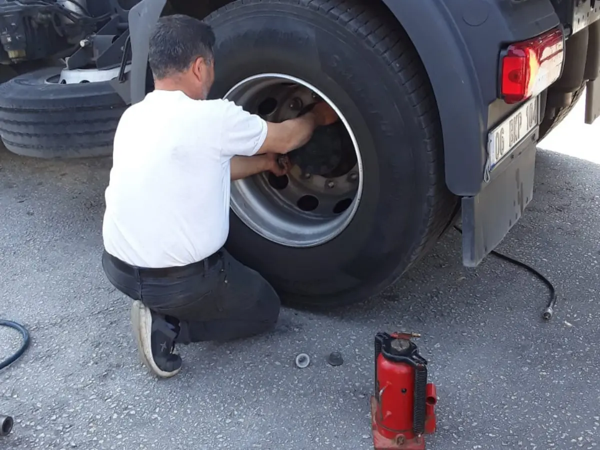 Araç Oto Lastikçi